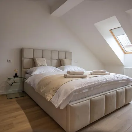 Royal * Liptovský Mikuláš