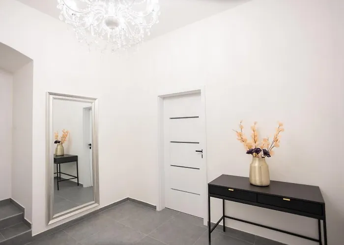 Royal * Liptovský Mikuláš